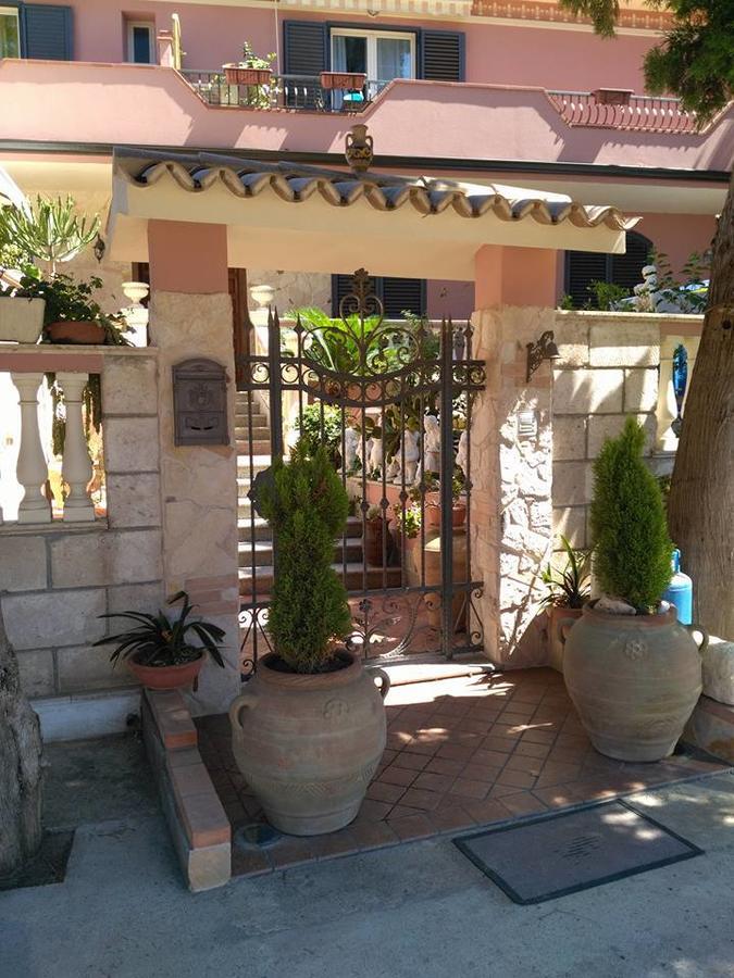 Appartamenti Regina Santa Domenica  Esterno foto